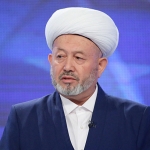 Ikki erkak Usmonxon Alimov bilan uchrashishni talab qildi va Musulmonlar idorasi xodimlarini haqoratladi