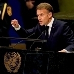 Makron Falastin haqida gapirib, BMT minbariga mushtini urdi (video)