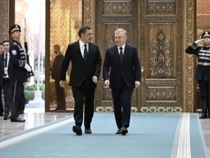 Мирзиёев Жапаров билан кўришди