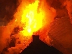 Nyu-Yorkda cherkov yonib ketdi (video)