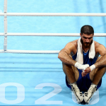 Hakamni haqorat qilgan bokschi Olimpiya o‘yinlaridan “uchirildi”
