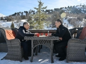 Мирзиёев Жапаровга табрик йўллади 