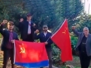 Озарбайжонда СССР байроғини кўтарганлар ҳибсга олинди (видео)