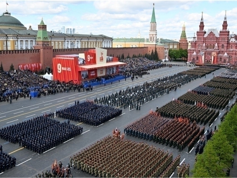Xitoydan Braziliyagacha: Moskvadagi paradga kimlar bordi? (fotoreportaj)