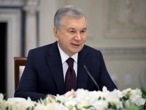 Mirziyoyev congratulates teachers and mentors on their professional holiday