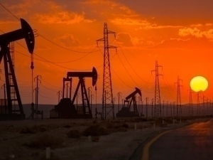 АҚШ Россия нефтига қўйилган айрим санкцияларни бекор қилди