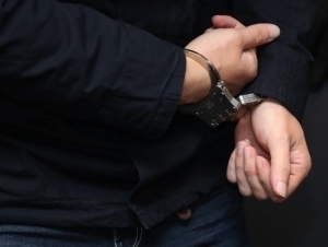 Қибрайда 19 ёшли сохта прокурор ушланди
