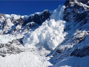 Бўстонлиқда қор кўчди