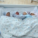Toshkentda 4 nafar egizak dunyoga keldi