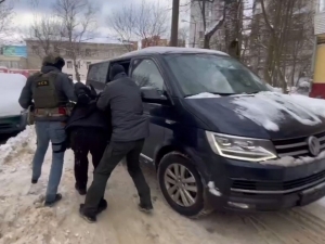 Rossiyada politsiya mashinasiga hujum bo‘ldi