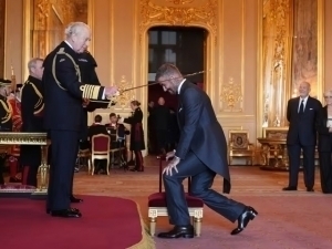 Дэвид Бекхэм рицарлик унвонини олди