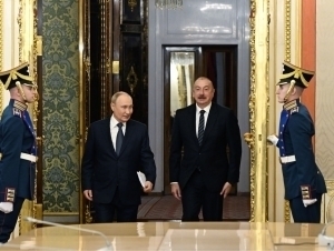 Putin Aliyevga sim qoqdi