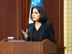 Саида Мирзиёева Алишер Усмоновни табриклади