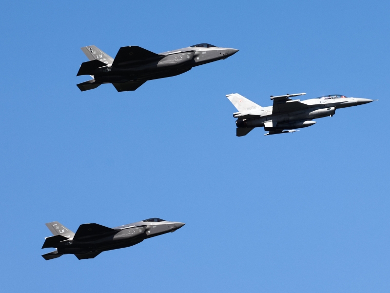 Rossiya dronlari NATO hududiga kirishi ortidan alyans operatsiya boshladi