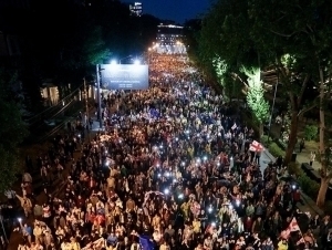 Tbilisida yana miting: politsiya namoyishchilarni tarqata boshladi (video)