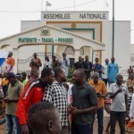 Nigerda isyonchilar 3 vazir va partiya rahbarini hibsga oldi