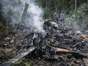 Индонезияда вертолёт қулаб тушди. 8 киши ҳалок бўлди