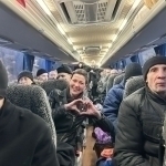 Лукашенко 100 дан ортиқ сиёсий маҳбусни озод қилди (видео)